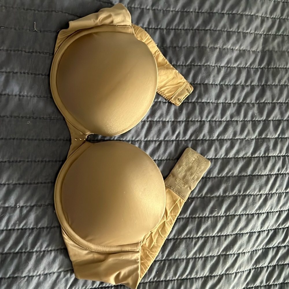 Victoria’s Secret Strapless bra